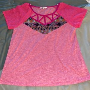 Miss Me Shirt Women’s Size XS Pink Aztec Design Short Sleeve Shirt